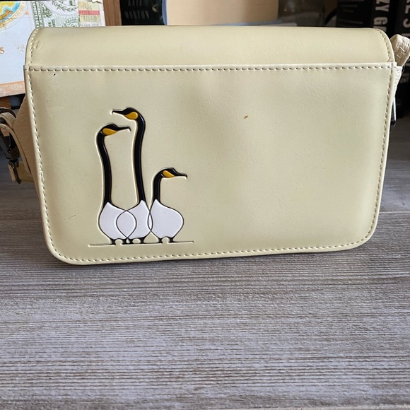 Benjamin Chee Chee.  Friend’s crossbody purse. Geese, indigenous designer - Picture 2 of 6